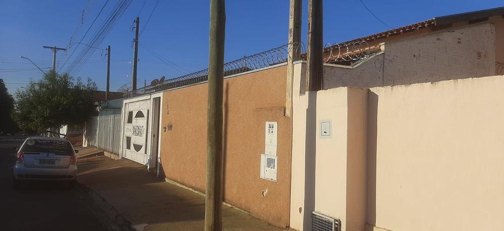 Muro protegido visto da rua